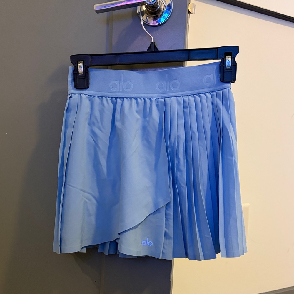 ALO Yoga Women's Light Blue Pleated Mini Skirt